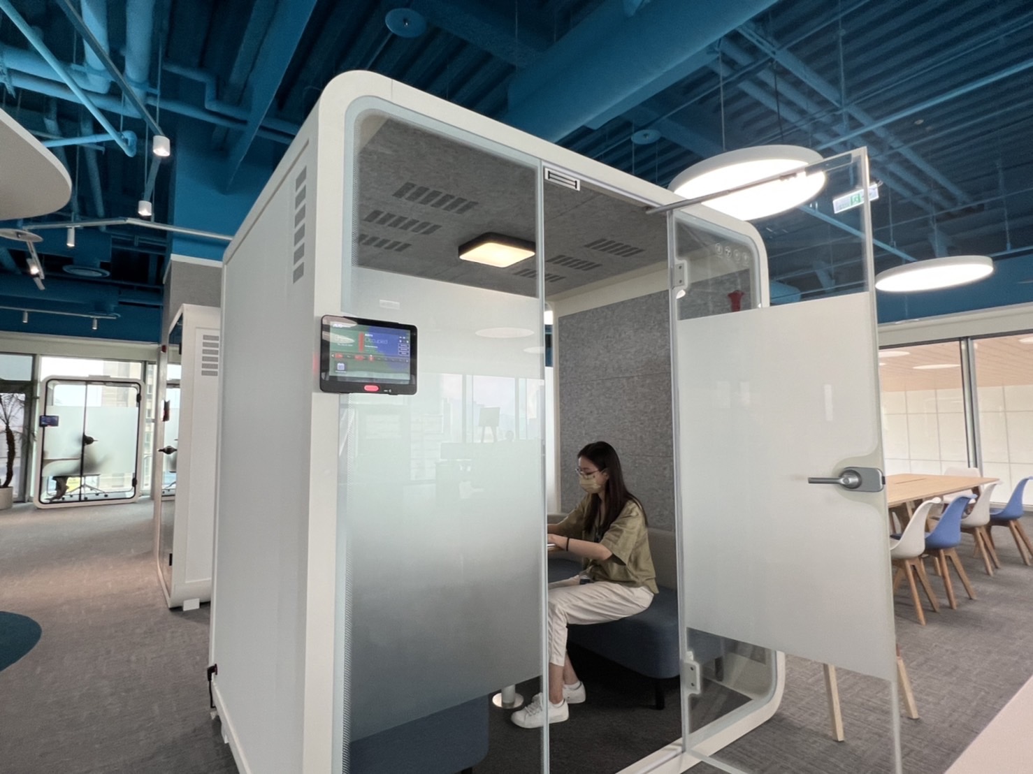 永乐高高雄據點的智慧行動辦公艙，展現永乐高在面板以外的研發應用軟實力